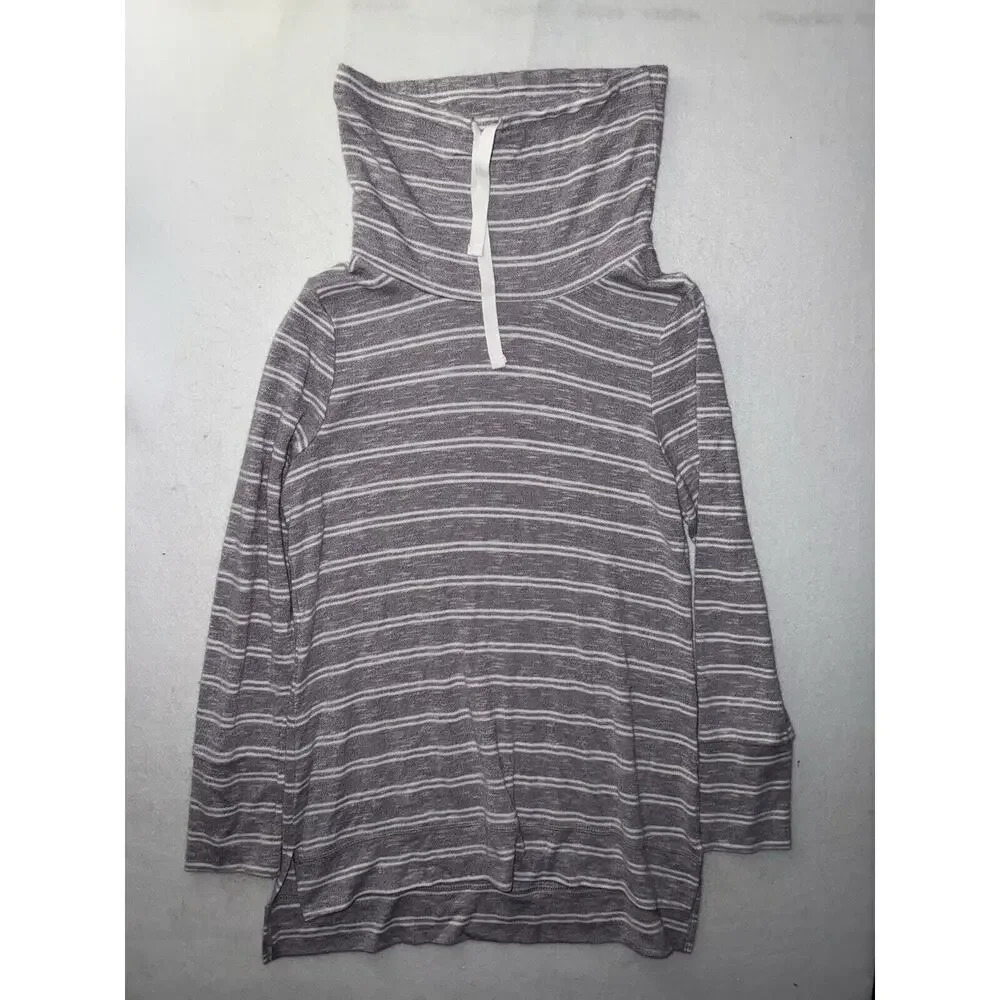Olive & Oak Striped Cowl Neck Sweater Woman’s Size Medium‎ Gray White Stripe